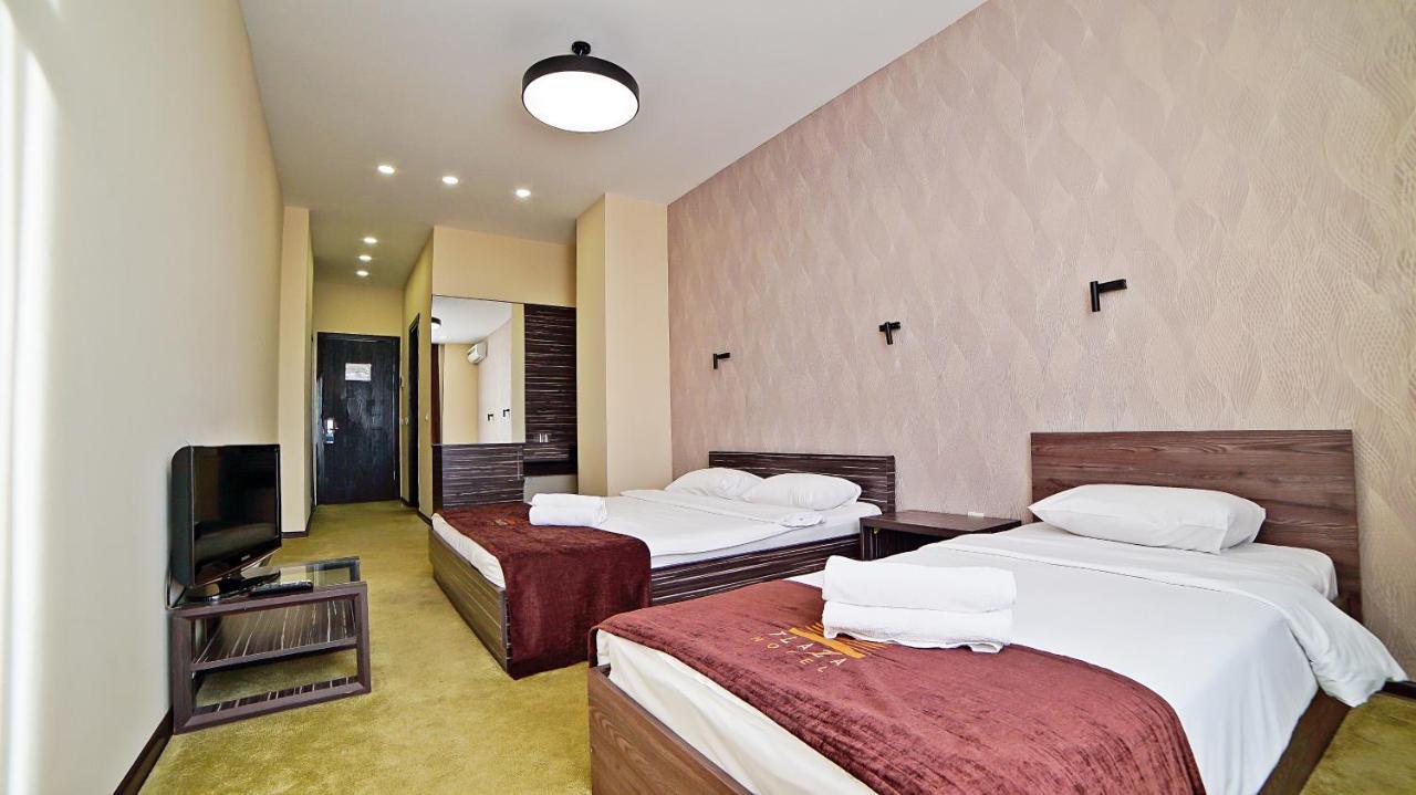 Mardi Plaza Hotel Батумі Екстер'єр фото